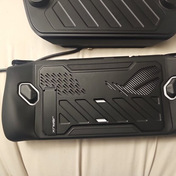 Asus Rog Ally 1TB - Picture 2 of 8